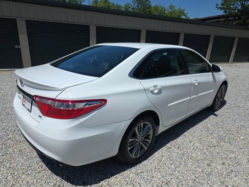 Certified 2017 Toyota Camry SE FWD image 6
