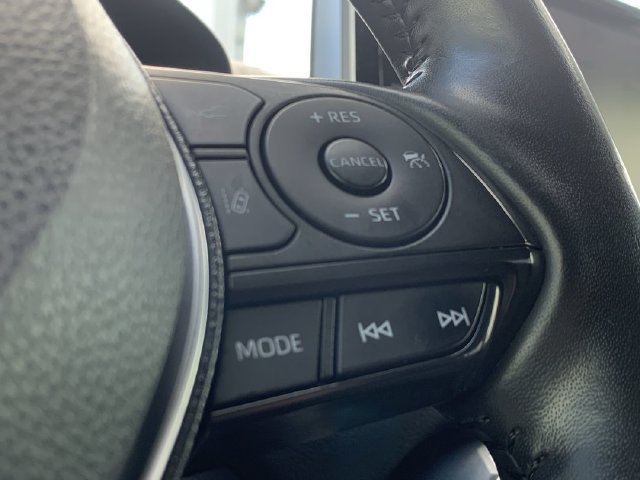 Used 2021 Toyota RAV4 XLE Premium FWD image 23