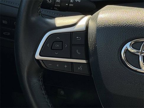 Certified 2023 Toyota Highlander LE image 14