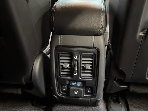 Used 2018 Jeep Grand Cherokee Trackhawk AWD/4WD image 23