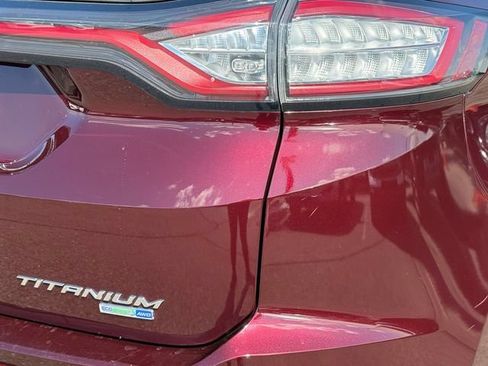 Used 2018 Ford Edge Titanium w/ Ford Safe & Smart Package AWD/4WD image 31