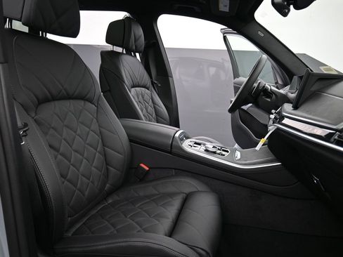 New 2026 BMW X5 xDrive50e w/ Executive Package image 21