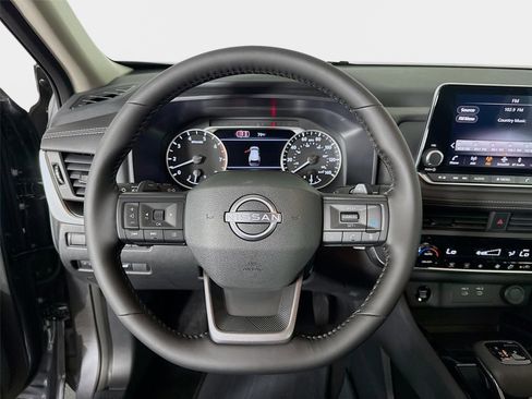 New 2026 Nissan Rogue SV FWD image 12