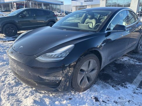 Used 2019 Tesla Model 3 Standard Range Plus image 2