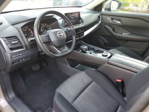 Certified 2025 Nissan Rogue SV AWD/4WD image 22