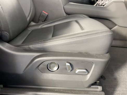 Used 2021 GMC Yukon Denali w/ Denali Premium Package image 33