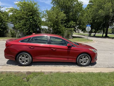 Used 2017 Hyundai Sonata SE FWD image 1