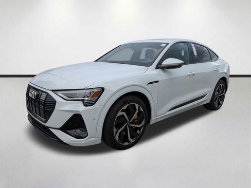Used 2023 Audi e-tron Premium Plus w/ Premium Plus Package AWD/4WD image 9