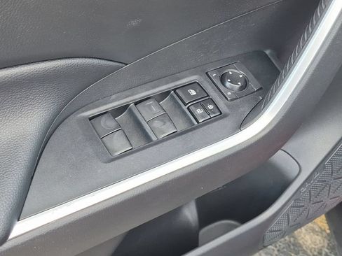 Used 2021 Toyota RAV4 LE AWD/4WD image 13