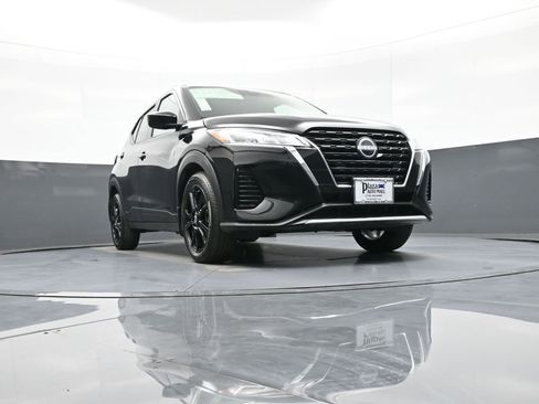 Used 2023 Nissan Kicks SV image 27