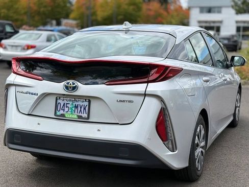 Used 2021 Toyota Prius Prime Limited FWD image 5