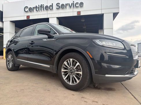 Used 2023 Lincoln Nautilus Reserve image 1