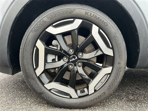 Certified 2025 Kia Telluride S image 10