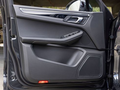 New 2026 Porsche Macan AWD/4WD image 23