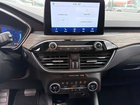 Used 2020 Ford Escape Titanium AWD/4WD image 17