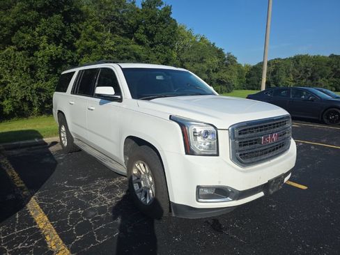 Used 2015 GMC Yukon XL SLE w/ HD Trailering Package AWD/4WD image 3