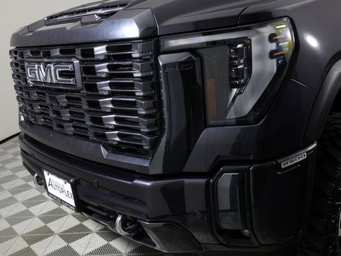 Used 2024 GMC Sierra 2500 Denali Ultimate image 46