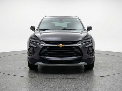 Used 2025 Chevrolet Blazer LT image 2