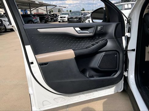 Used 2020 Ford Escape SEL FWD image 16