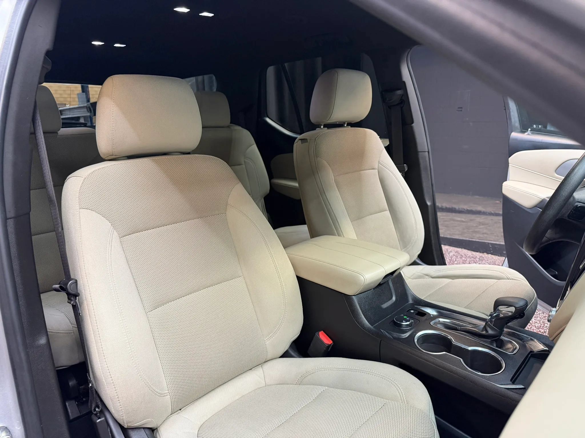 Used 2022 Chevrolet Traverse LS AWD/4WD image 34