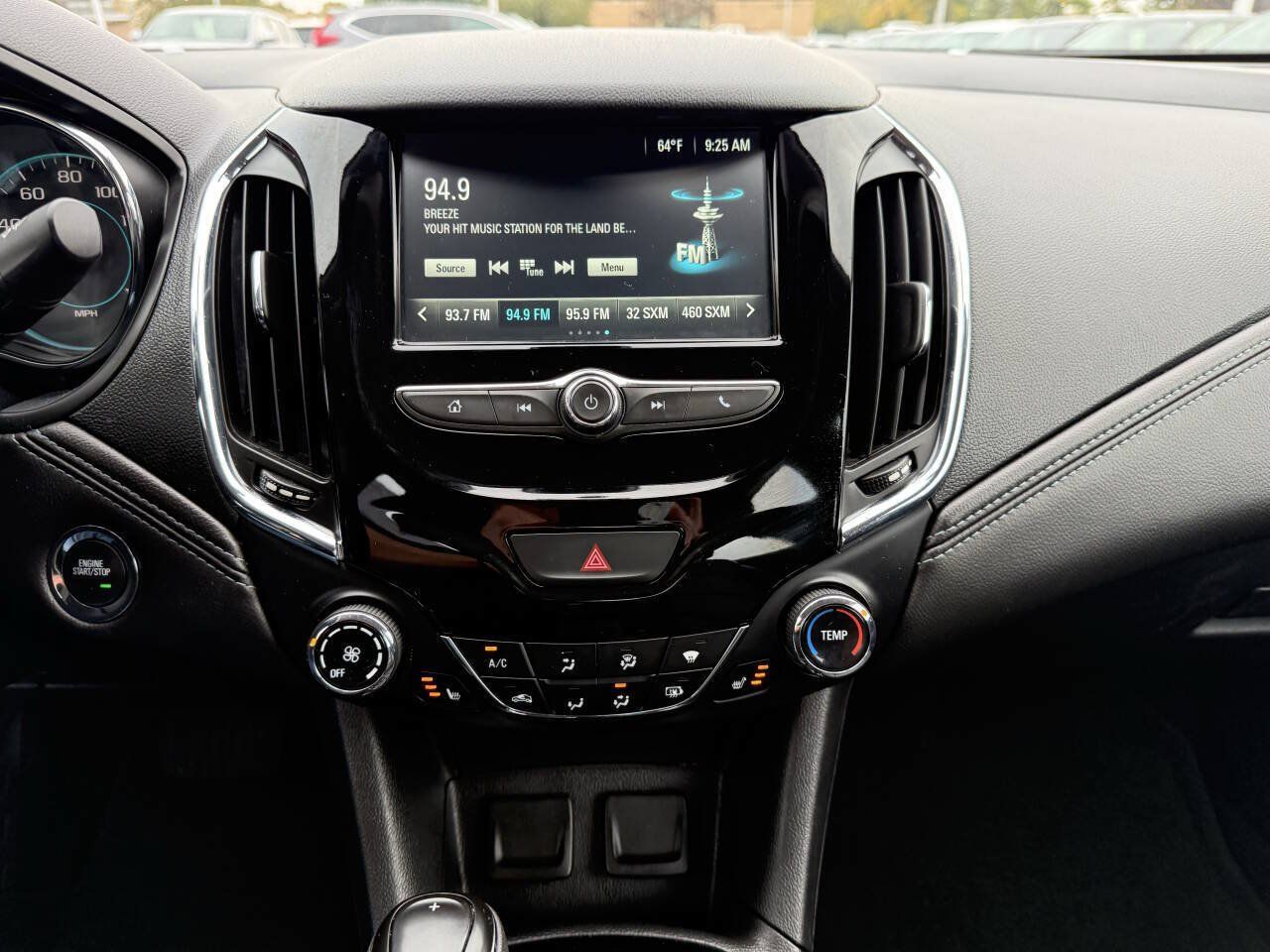 Used 2018 Chevrolet Cruze Premier FWD image 8