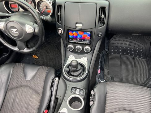 Used 2014 Nissan 370Z Touring image 10