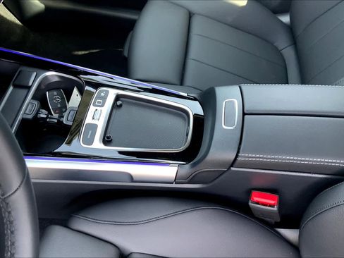 New 2025 Mercedes-Benz GLB 250 GLB 250 image 10