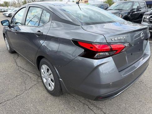 Used 2021 Nissan Versa S FWD image 3