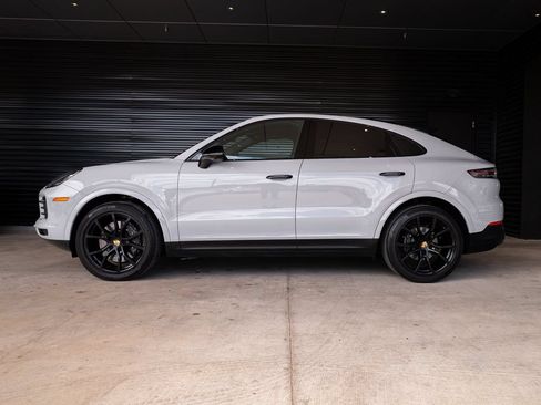 Certified 2023 Porsche Cayenne Coupe AWD/4WD image 2