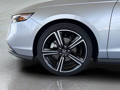 Used 2025 Honda Accord Sport image 12