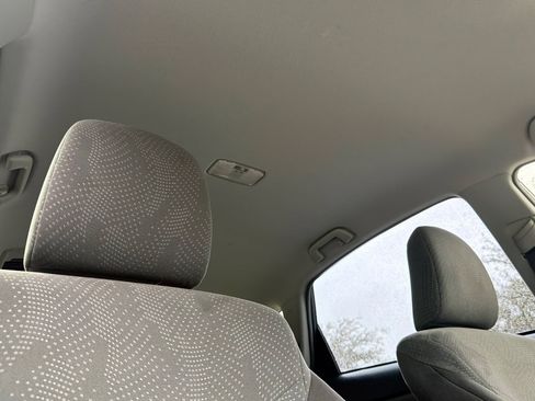 Used 2014 Toyota Prius V Five image 18