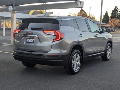 Used 2024 GMC Terrain SLE image 5