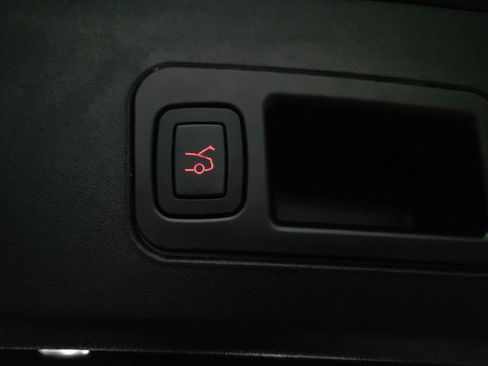 Used 2019 Tesla Model S Long Range image 37