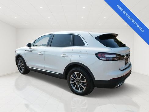 Used 2023 Lincoln Nautilus Reserve AWD/4WD image 4