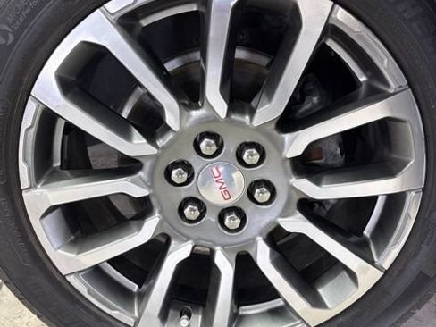 Used 2023 GMC Acadia Denali FWD image 4