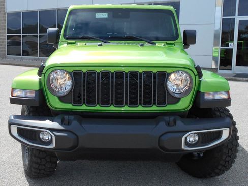 New 2025 Jeep Gladiator Sport image 28