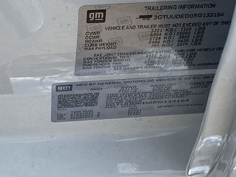 Used 2025 GMC Sierra 1500 SLT w/ SLT Premium Package image 29