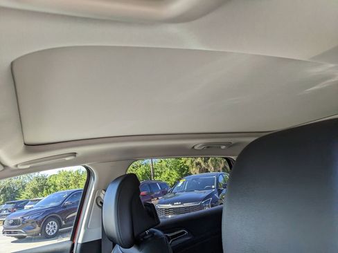 Certified 2025 Kia Sportage SX image 22