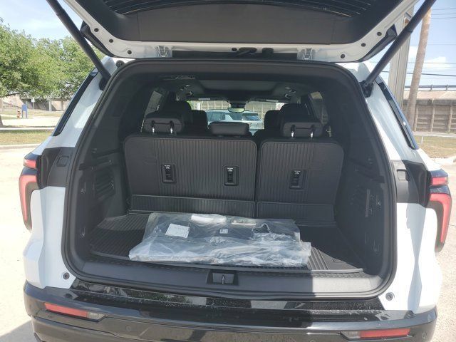New 2026 Chevrolet Traverse High Country w/ LPO, Floor Liner Package FWD image 13