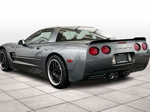 Used 2004 Chevrolet Corvette Coupe w/ Preferred Equipment Group image 11