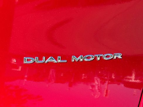 Used 2022 Tesla Model Y Long Range AWD/4WD image 33