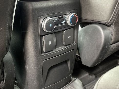 Used 2022 Ford Explorer XLT image 20