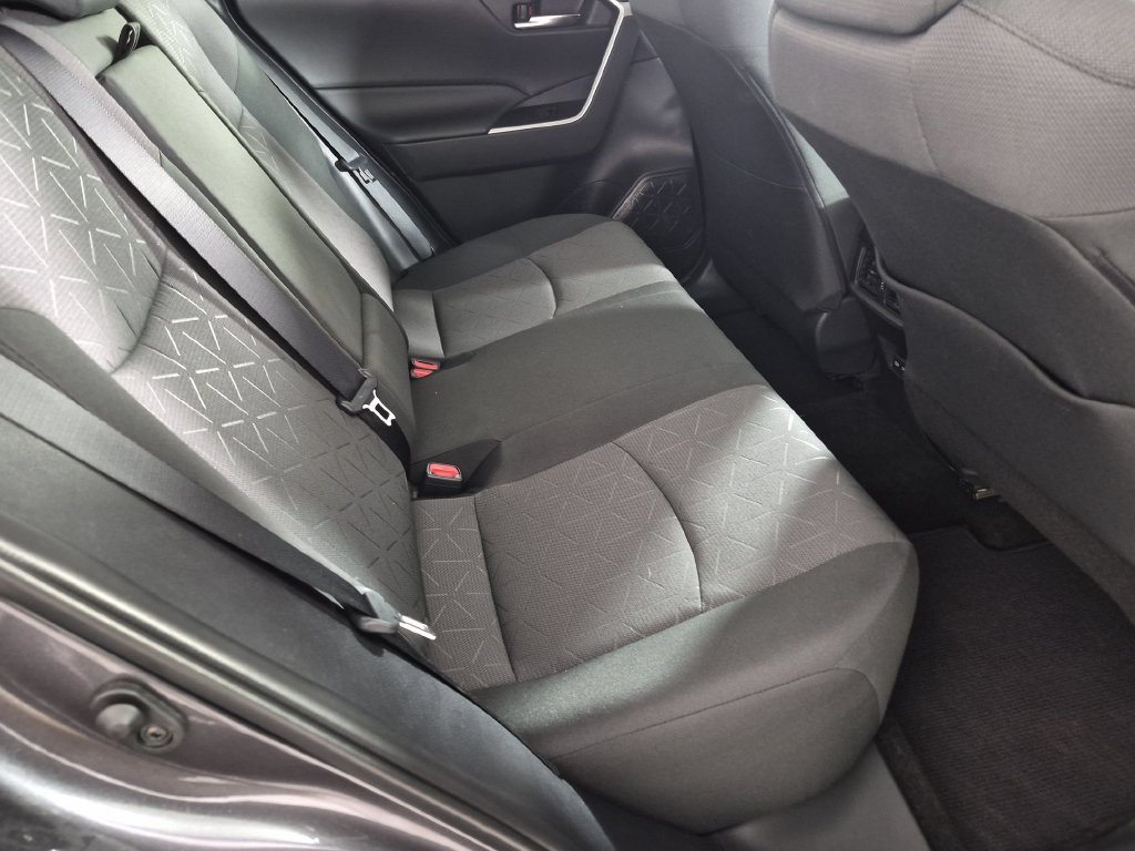 Used 2024 Toyota RAV4 XLE w/ Convenience Package FWD image 27