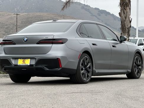 Used 2023 BMW i7 xDrive60 AWD/4WD image 3