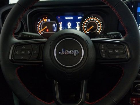 Certified 2024 Jeep Wrangler Unlimited Rubicon w/ Technology Group image 13