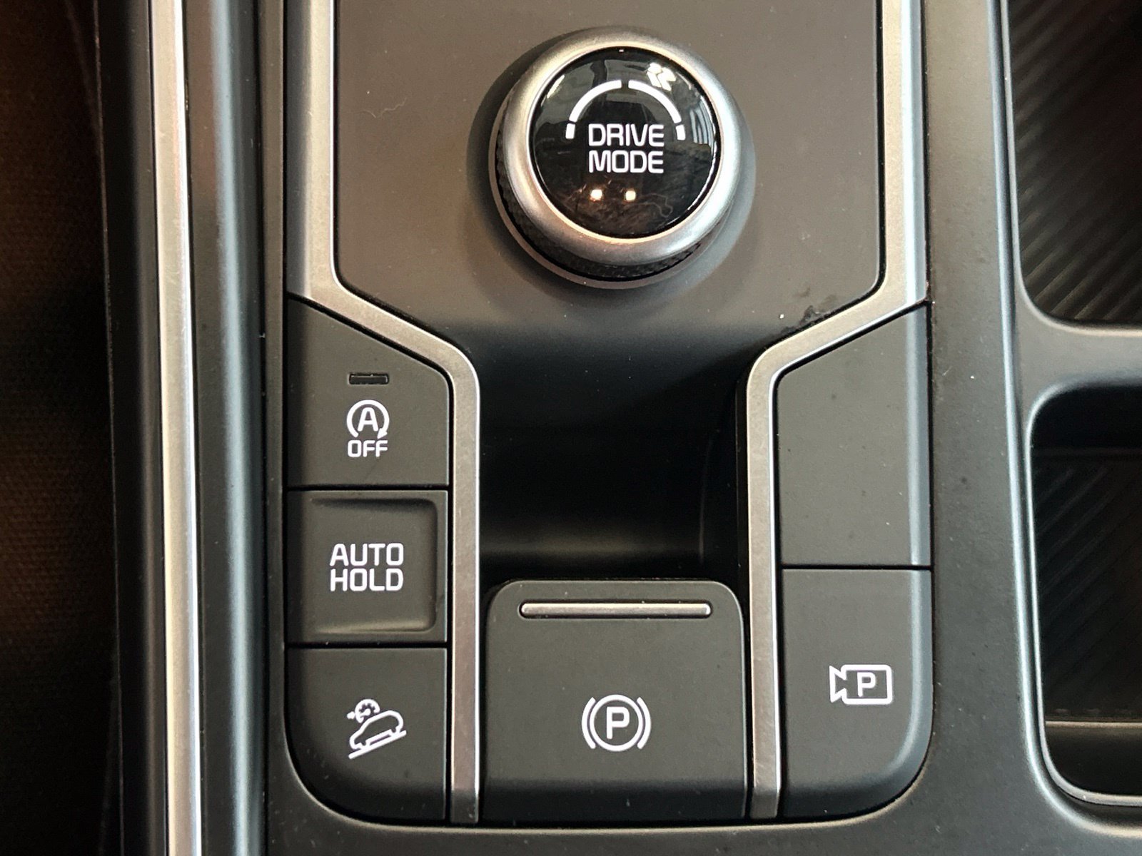 Used 2025 Kia Sorento LX FWD image 25