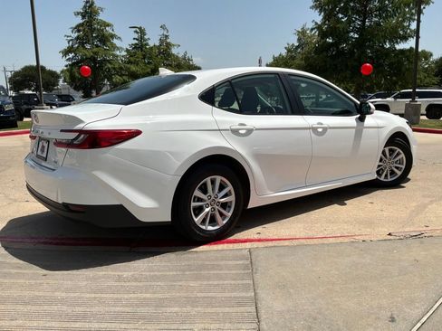 Used 2025 Toyota Camry LE FWD image 6