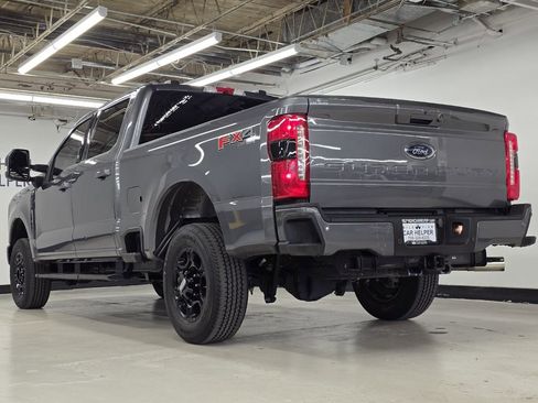 Used 2023 Ford F250 XLT w/ XLT Premium Package AWD/4WD image 12