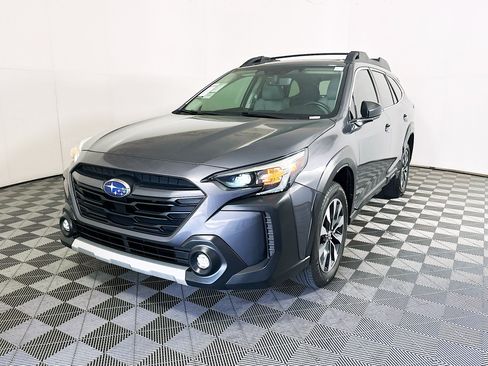 Used 2025 Subaru Outback Limited AWD/4WD image 7