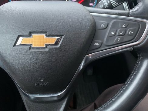 Used 2018 Chevrolet Equinox LT w/ Sun & Infotainment Package image 12